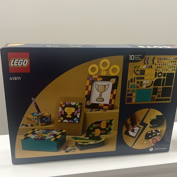 LEGO Dots Harry Potter Hogwarts Desktop Kit - Picture 2 of 2